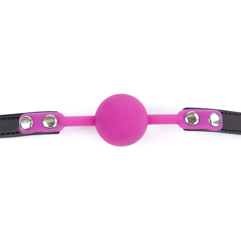 Силиконовый розовый кляп-шарик на ремне с замочком
