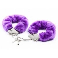 Фиолетовые металлические наручники с мехом