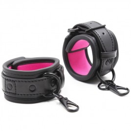 Матовые черно-розовые наручники на карабинах