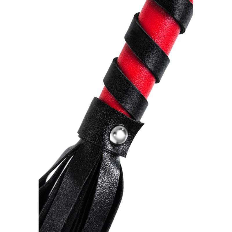 Черная плеть с черно-красной ручкой