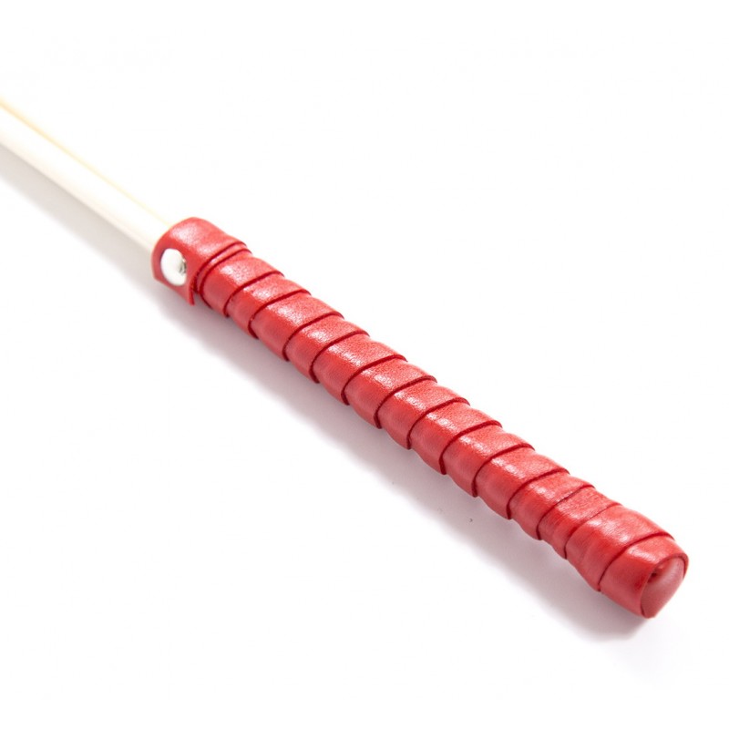 Двойной стек из ротанга с красной ручкой