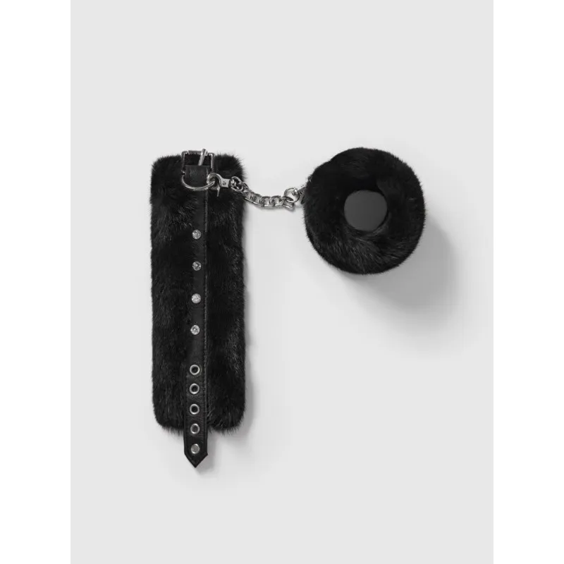 Фото Vulgar, Россия Уникальные наручники из натурального меха норки, черные в деревянной коробке из массива дуба