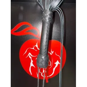 Плеть кожаная ручной работы черного цвета 57 см.