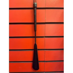 Стек контурный ручной работы из натуральной кожи черного цвета 50см.