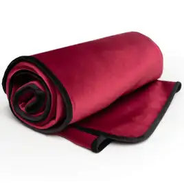 Влагоотталкивающее одеяло из микро-вельвета Liberator Fascinator Throw Travel Size бордовое