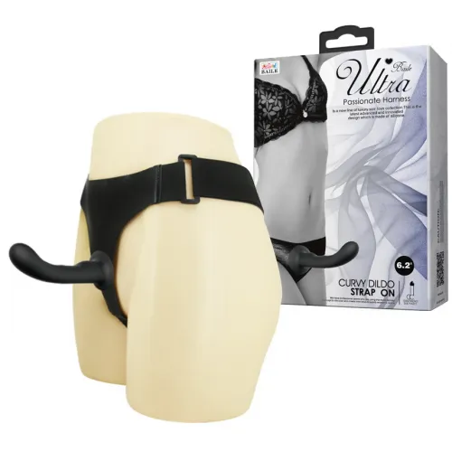 Фото Baile, Китай Изогнутый страпон черного цвета на трусиках Passionate Harness 16 см