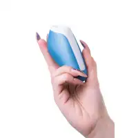 Фото Satisfyer, Германия Вакуум-волновой бесконтактный стимулятор клитора Satisfyer Love Breeze, силикон, голубой, 9,5 см.