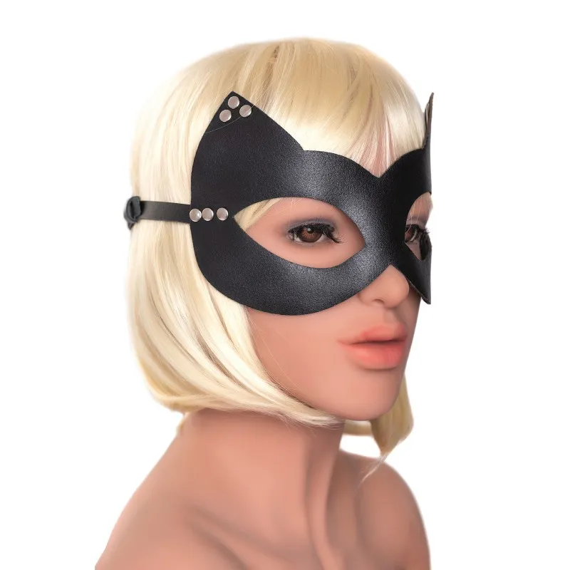 Изображение Штучки-дрючки, Россия Маска Штучки-дрючки «Кошка» с заклепками, кожа, черная
