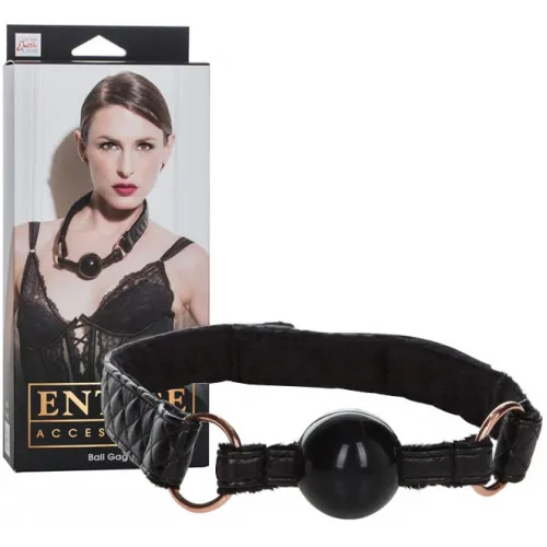 Изображение California Exotic Novelties, США Силиконовый кляп на стеганом ремне с меховой подкладкой Entice Ball Gag