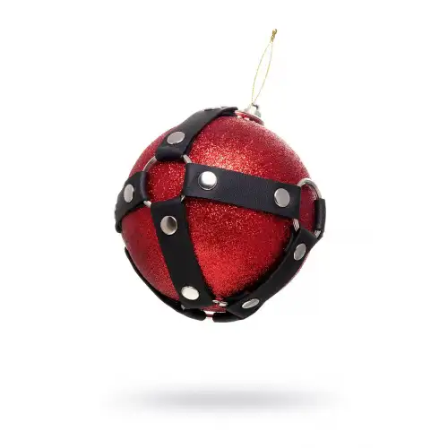 Фото PECADO B.D.S.M Новогодний шар Pecado BDSM, с клепками, матовый, красный, 10 см