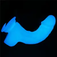Фото Lovetoy, Китай Светящийся в темноте фаллос на присоске Lumino Play Dildo 19 см