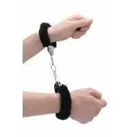 Металлические наручники с меховой обивкой Pleasure Handcuffs Furry