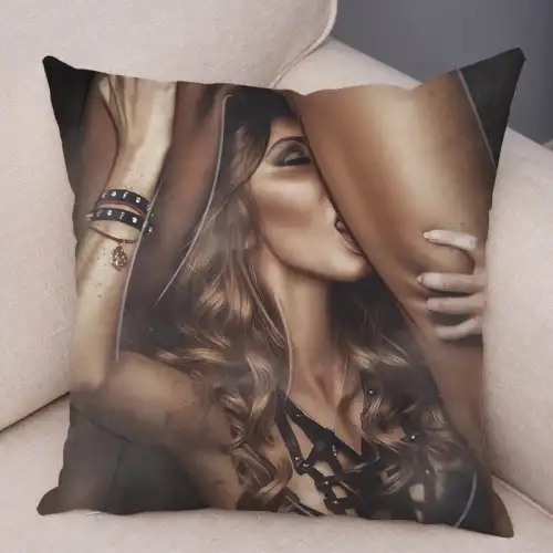 Изображение  Наволочка на подушку Sexy Woman