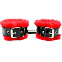 Изображение БДСМ Арсенал, Россия Набор фиксаторов (ошейник, поводок, оковы) из лакированной кожи с красным мехом