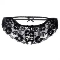 Изображение Erolanta Lingerie Черные кружевные трусики с миниатюрным колечком Erolanta Jennifer L