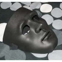 Фото  Чёрная маска на всё лицо