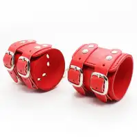 Изображение  Широкие наручники с карабином - red