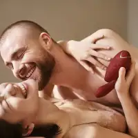 Изображение Womanizer, Германия Роскошный вакуумный вибростимулятор для G точки и клитора Womanizer Duo 2 бордовый