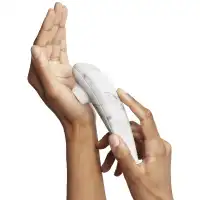 Фото Womanizer, Германия Бесконтактный стимулятор клитора Womanizer Marilyn Monroe White Marble​