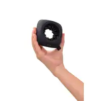 Фото Satisfyer, Германия Вибромастурбатор нереалистичный Satisfyer Ring Stroker, силикон, чёрный, 9,1 см.