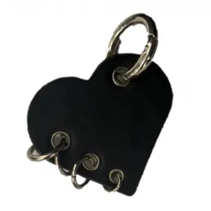 Брелок ручной работы "Сердце с пирсингом" из натуральной кожи черного цвета