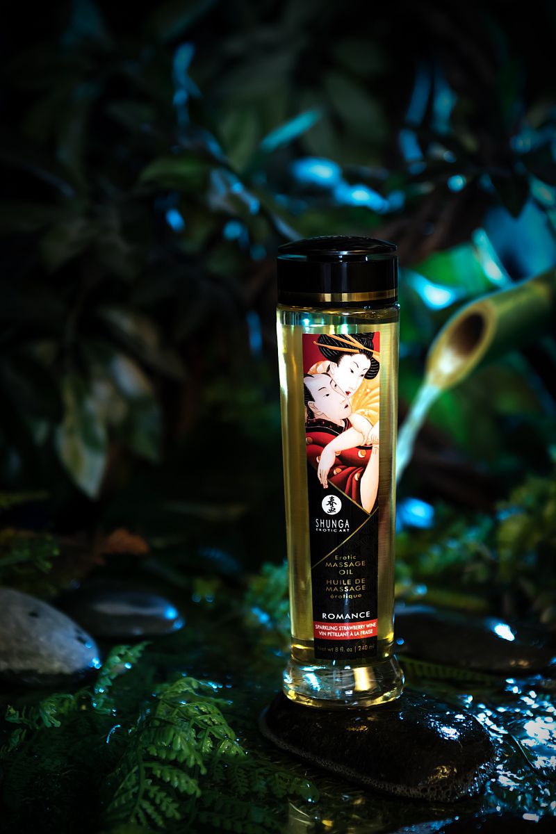 Изображение Shunga, Канада Масло для массажа Shunga Romance, натуральное, возбуждающее, клубника и шампанское, 240 мл.