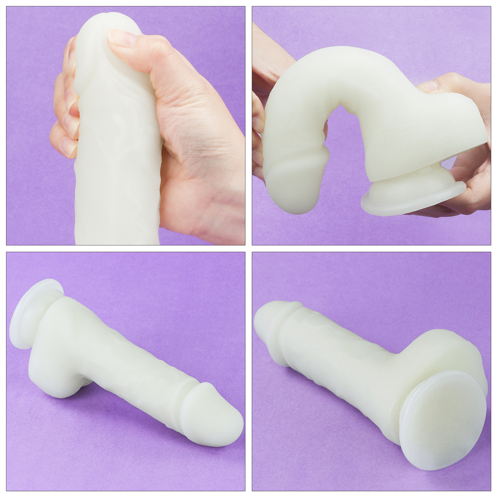 Фото Lovetoy, Китай Светящийся в темноте фаллос на присоске Lumino Play Dildo 19 см