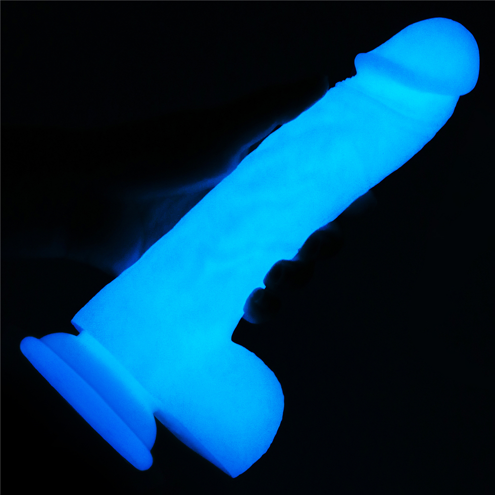 Фото Lovetoy, Китай Светящийся в темноте фаллос на присоске Lumino Play Dildo 21 см