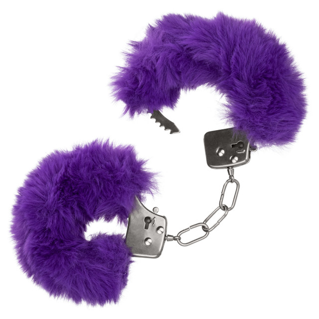 Металлические наручники с искусственным мехом ULTRA FLUFFY FURRY CUFFS-PURPL Металлические наручники с искусственным мехом ULTRA FLUFFY FURRY CUFFS-PURPL