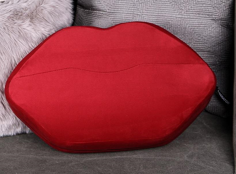 Изображение  Подушка для любви Liberator Kiss Wedge фиолетовая микрофибра