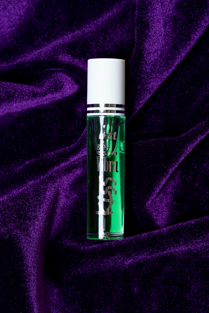 Фото INTT, Бразилия Блеск для губ Intt Gloss Vibe Mint с эффектом вибрации, мятный 6 гр