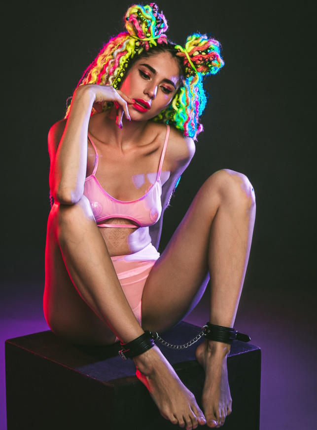 Фото Lola Toys, Россия Черные поножи Party Hard Dreamer