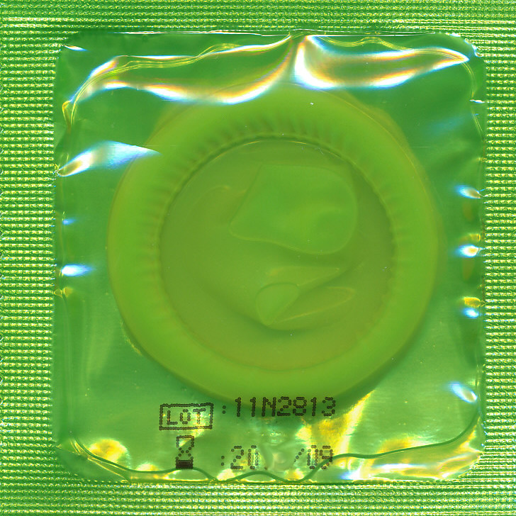 Фото  Светящиеся в темноте презервативы Love Light Glow 3 шт