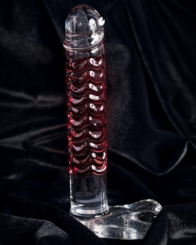 Изображение Sexus Glass Реалистичный фаллос с ярко выраженной головкой и массажным рельефом Sexus Glass 16 см
